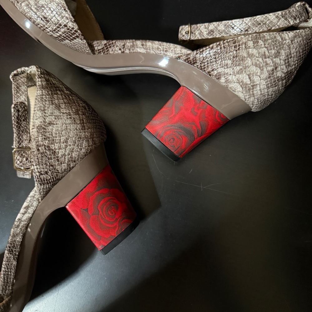 Pashion Footwear v1.0 Custom Red Rose Cluster 3 Inch Block Heels - Picture 9 of 9